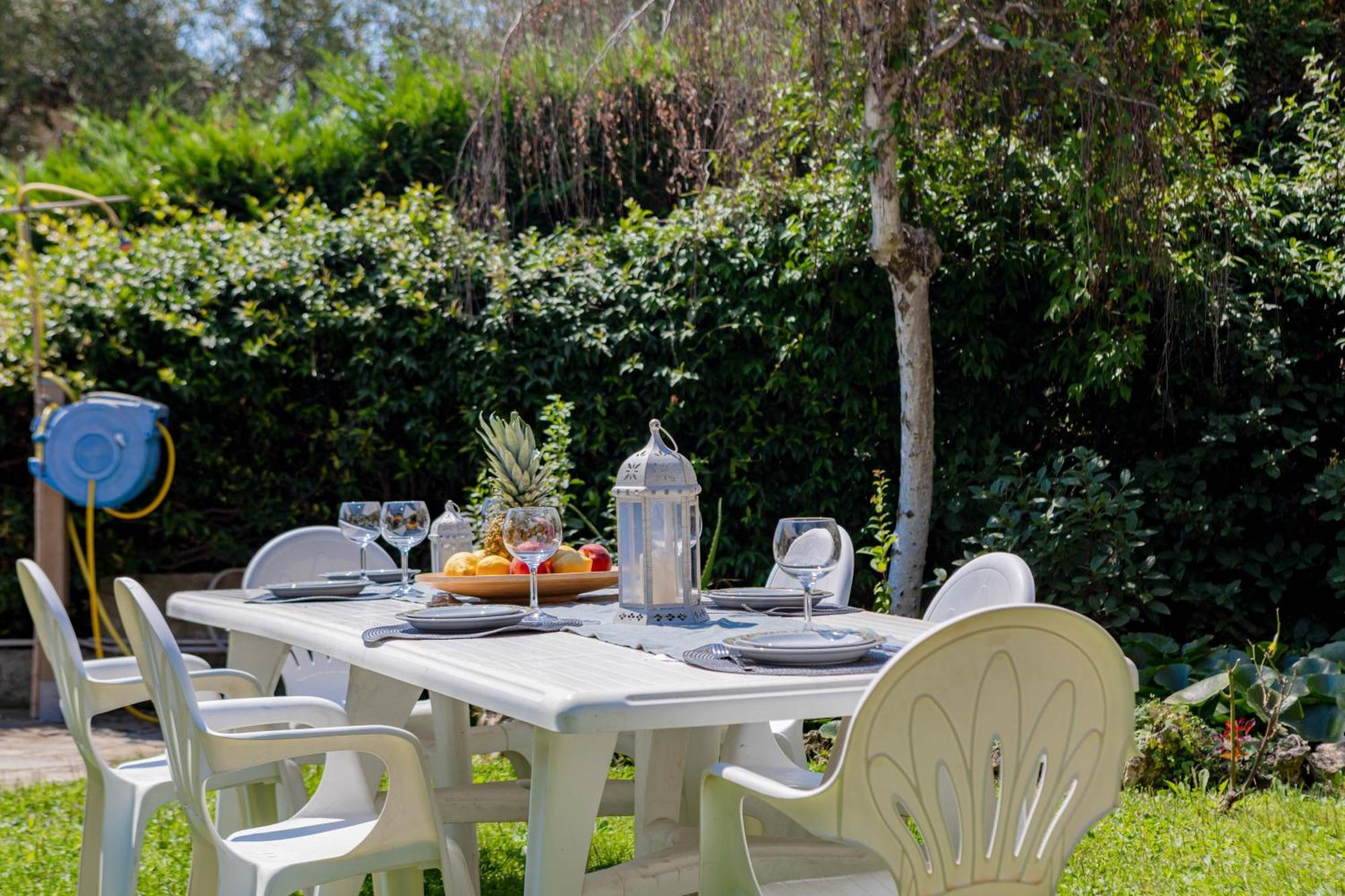 H11 Oasi Serena Parcheggio-Giardino Taggia Exterior foto